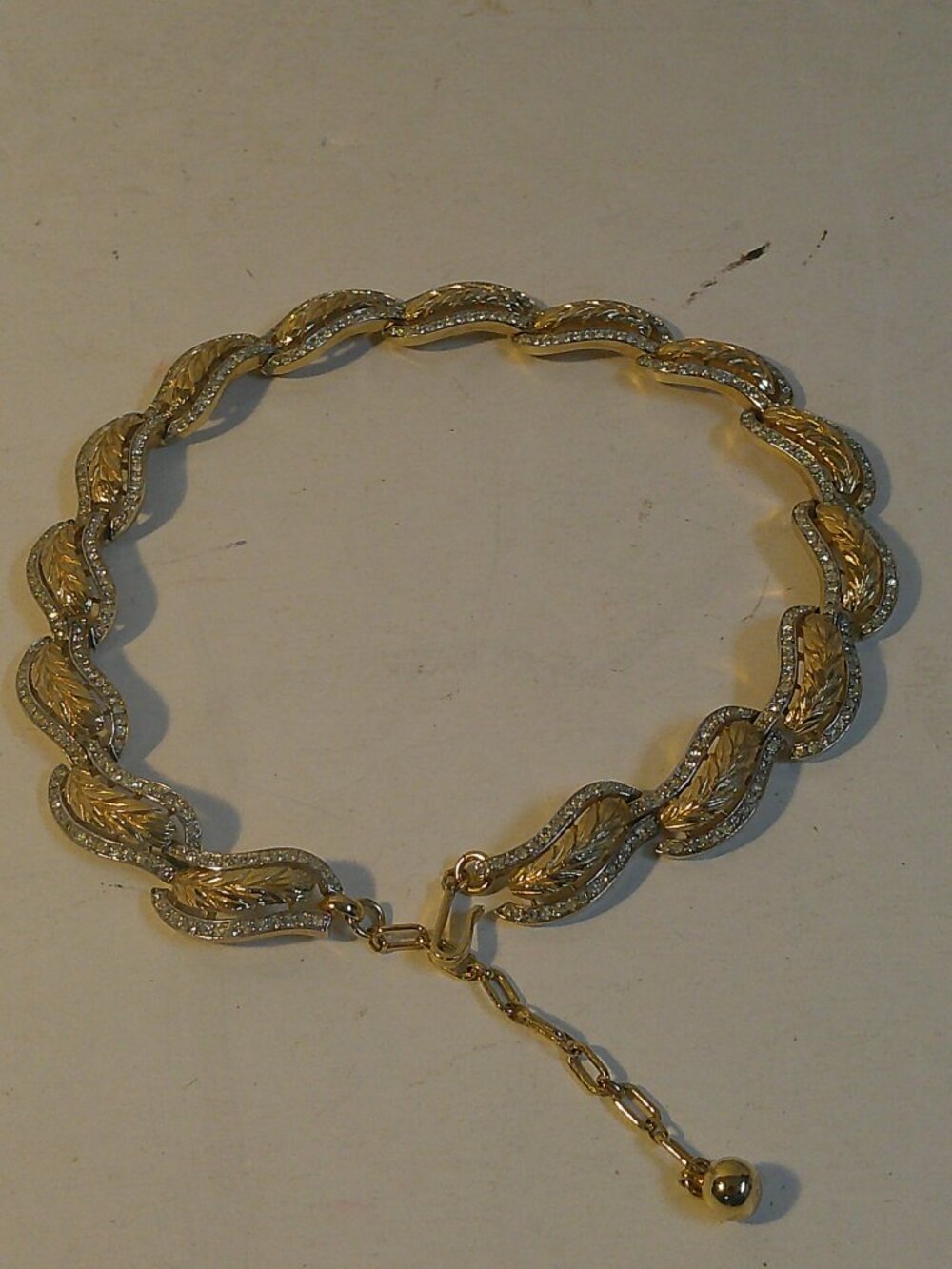 Vintage Gold Tone Rhinestone Leaf Link Statement Necklace - SB6 D3
